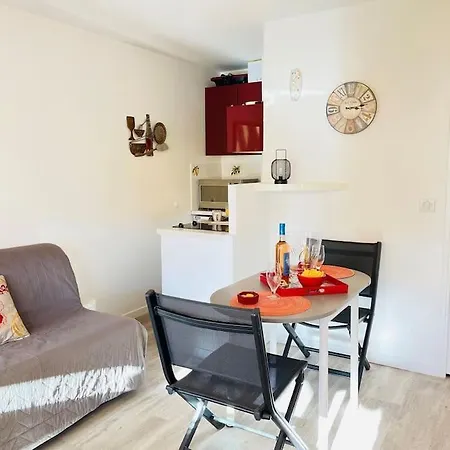 Cap Raphael Yourhosthelper * Saint-Raphael (Var)